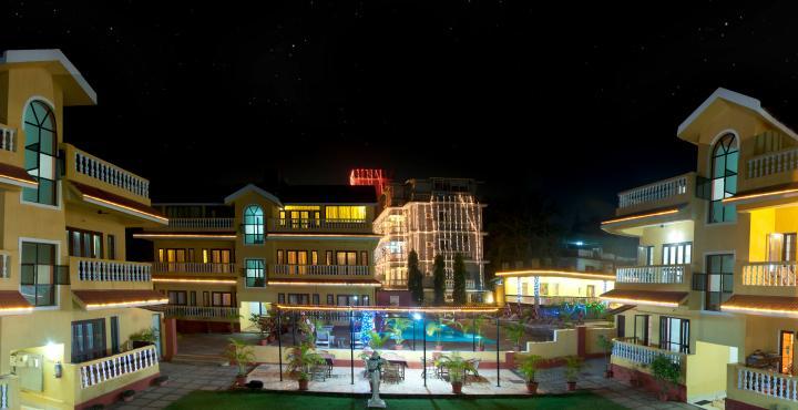 Marina Bay Beach Resort Candolim Exterior photo