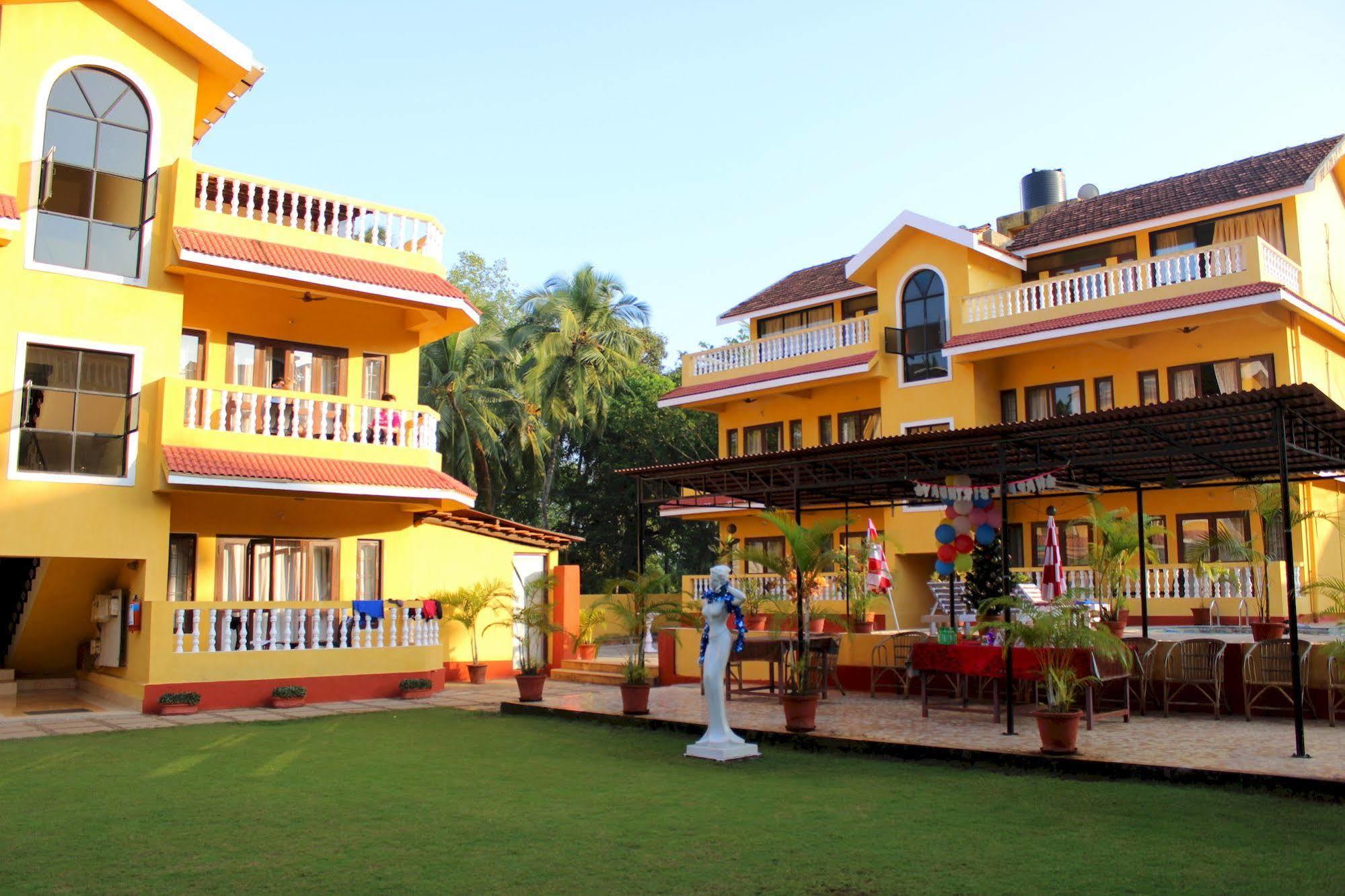 Marina Bay Beach Resort Candolim Exterior photo